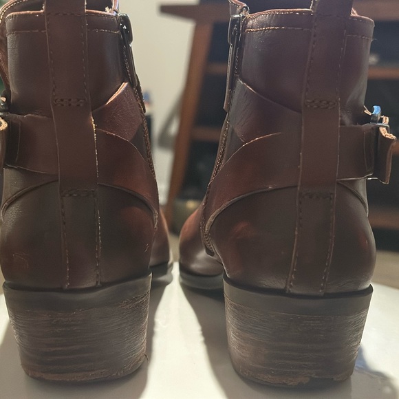 Vince Camuto Peamer Booties - Picture 6 of 13